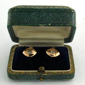 18k gouden boordknopen bezet met diamant kopen? Bied vanaf 210!