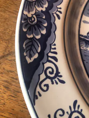 Vest Keramiek Gouda - handgeschilderd bord - de Pyramide Gouda - molen / Zuiderzee kopen? Bied vanaf 1!