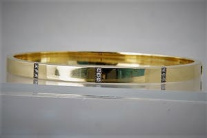 1301 - Fraaie FJORY 14 krt goud op zilver "Bangle" amband - met 9 diamanten kopen? Bied vanaf 490!