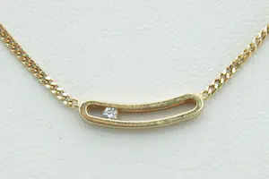 54 - Sierlijk en fijn 14 krt geel gouden gourmette collier - met 0.04ct diamant kopen? Bied vanaf 155!