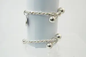 13- TWEE (2) Massief 1e ghlt zilveren bolletjes armbanden -met 2 onedele muntjes kopen? Bied vanaf 90!