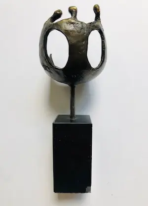 Corry Ammerlaan - Hand in Hand - Beeld kopen? Bied vanaf 1!