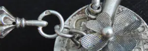 Antieke zilveren (kinder) bedel armband kopen? Bied vanaf 250!