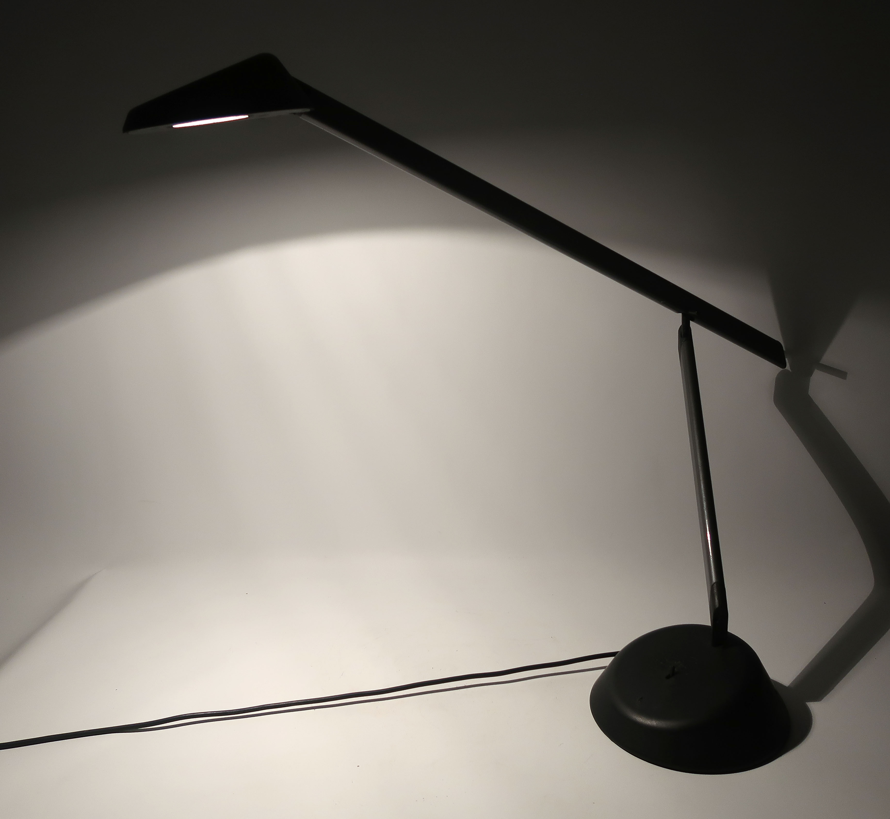 Vico Magistretti - Metaal en kunststof, Bureaulamp ''Lester'' kopen? Bied vanaf 20!