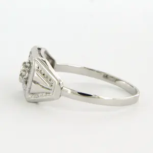 18k witgouden ring bezet met oud Europees slijpvorm geslepen diamant kopen? Bied vanaf 135!