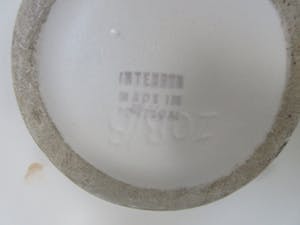 Niet of onleesbaar gesigneerd - Kunstaardewerken schaal op voet met Naieve decoratie kopen? Bied vanaf 10!