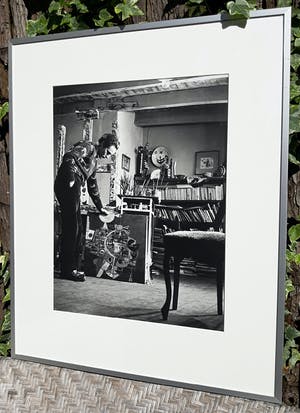 Dirk de Herder - Corneille in zijn atelier, gelatinezilverdruk (netjes ingelijst) kopen? Bied vanaf 275!