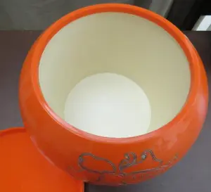 Niet of onleesbaar gesigneerd - Fabulous 1970s Ice Bucket reclame Dubonnet, Bright Orange Franse Ice Bucket. kopen? Bied vanaf 1!