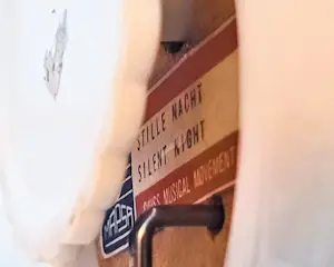 Porzellanfabrik W. Goebel - Engel Figur Keramik Spieluhr HX328 von 1965 spielt Stille Nacht Höhe 17 cm kopen? Bied vanaf 70!