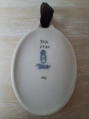 Augarten Wien - Hanger met zwarte fluwelen choker kaufen? Bieten Sie von 35!