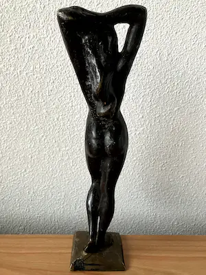 Buy Brons (Onbekend) - Zwaar bronzen beeld van naakte vrouw met lang haar.? Bid from 85!