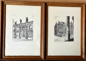Niet of onleesbaar gesigneerd - 2 Etsen Antwerpen en Bruxelles in mooie houten lijsten van 40 x 29 cm kopen? Bied vanaf 1!