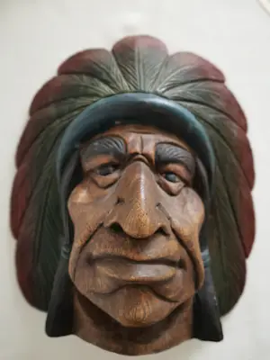 Niet of onleesbaar gesigneerd - Indianenhoofd in massief hout kopen? Bied vanaf 10!