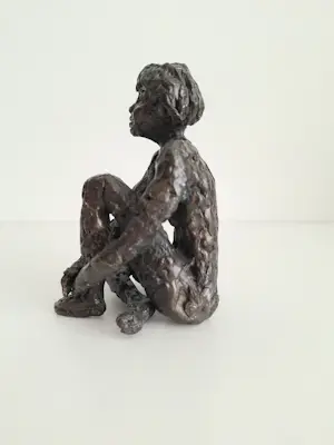 Astrid Veldhuyzen-Koppen - Zittend meisje kopen? Bied vanaf 99!