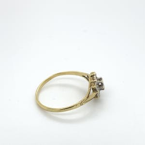 14kt gouden entouragering met diamant, maat 54/17. 1,71gr kopen? Bied vanaf 125!