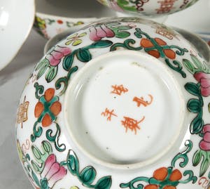 Curiosa - Lot van zeven Chinees porseleinen kommetjes van rond 1900 kopen? Bied vanaf 1!