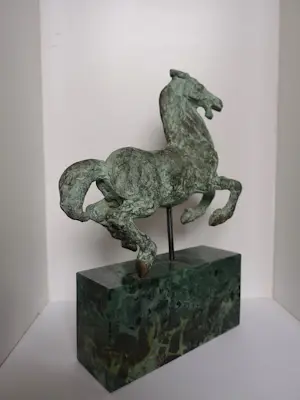 Margot Hudig-Heldring - "springend paard" in brons. kopen? Bied vanaf 325!