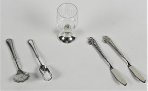 Curiosa - Verzilverd: 2 suikerschepjes/2 botermesjes/ 1 borrelglas kopen? Bied vanaf 1!