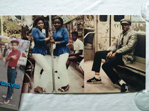 Jamel Shabazz - Gesigneerde foto (4 foto’s op 1 blad) + gesigneerd fotoboek “Back in The Days” kopen? Bied vanaf 250!