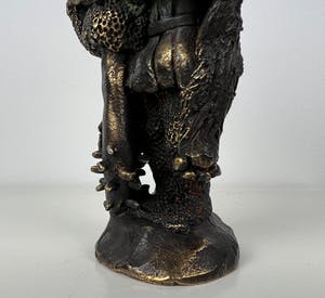 Carolein Smit - Sculptuur | 'Hercules met knots en leeuwenhuid' | 2002 kopen? Bied vanaf 350!