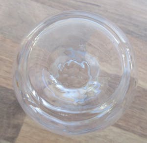 Niet of onleesbaar gesigneerd - Optiek blank glazen vaasje kopen? Bied vanaf 1!