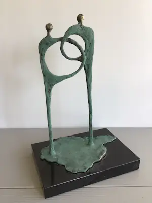 Corry Ammerlaan - Sculptuur “ De menselijke schakel “ kopen? Bied vanaf 89!