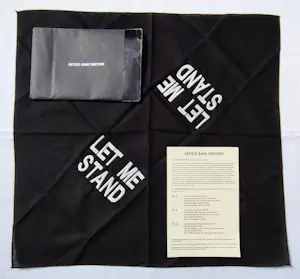 Jenny Holzer - LET ME STAND – BANDANA kopen? Bied vanaf 100!