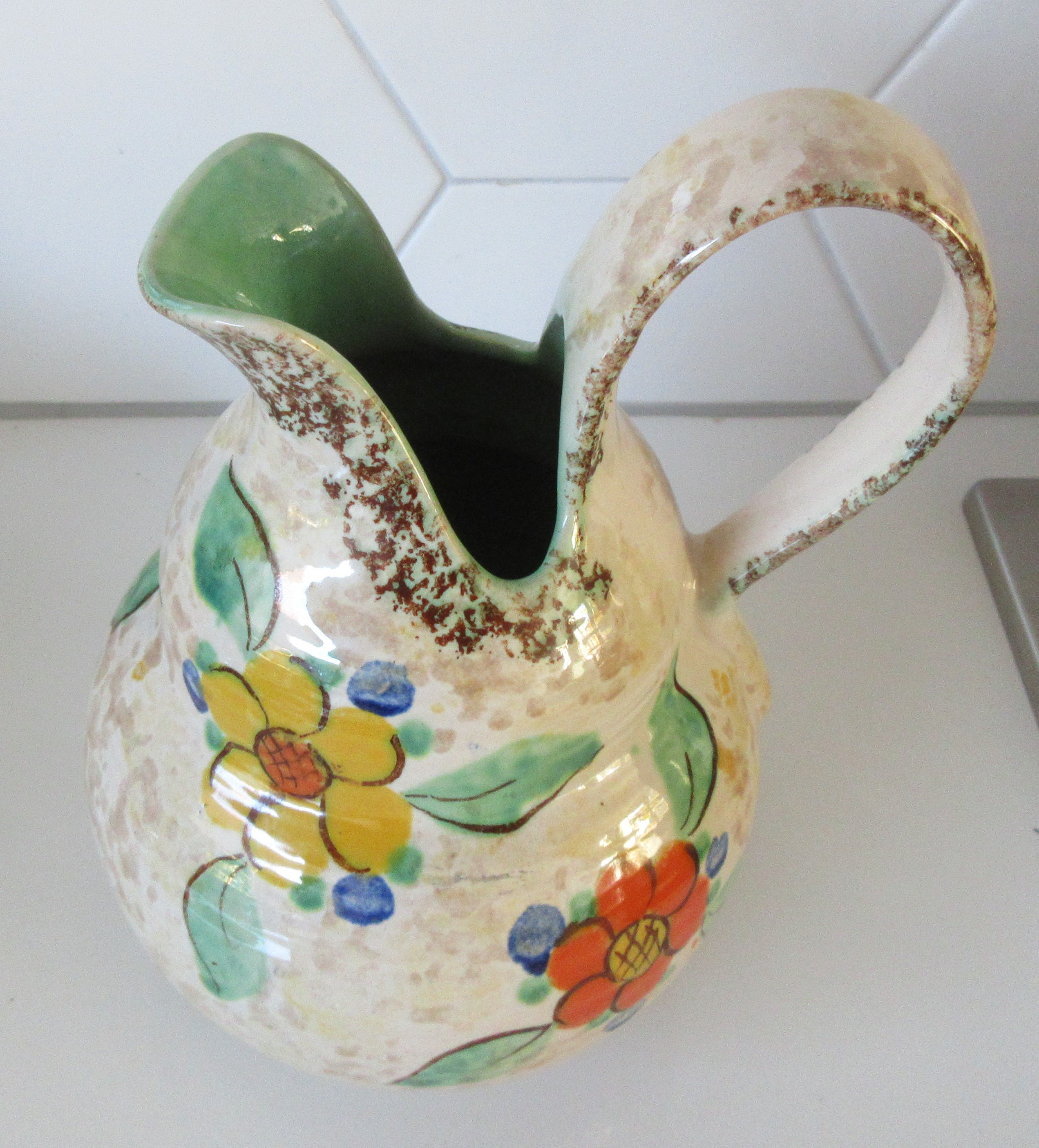 Niet of onleesbaar gesigneerd - Angelo Kunstaardewerk - Grote platelen snavelkan decor Bemo kopen? Bied vanaf 1!