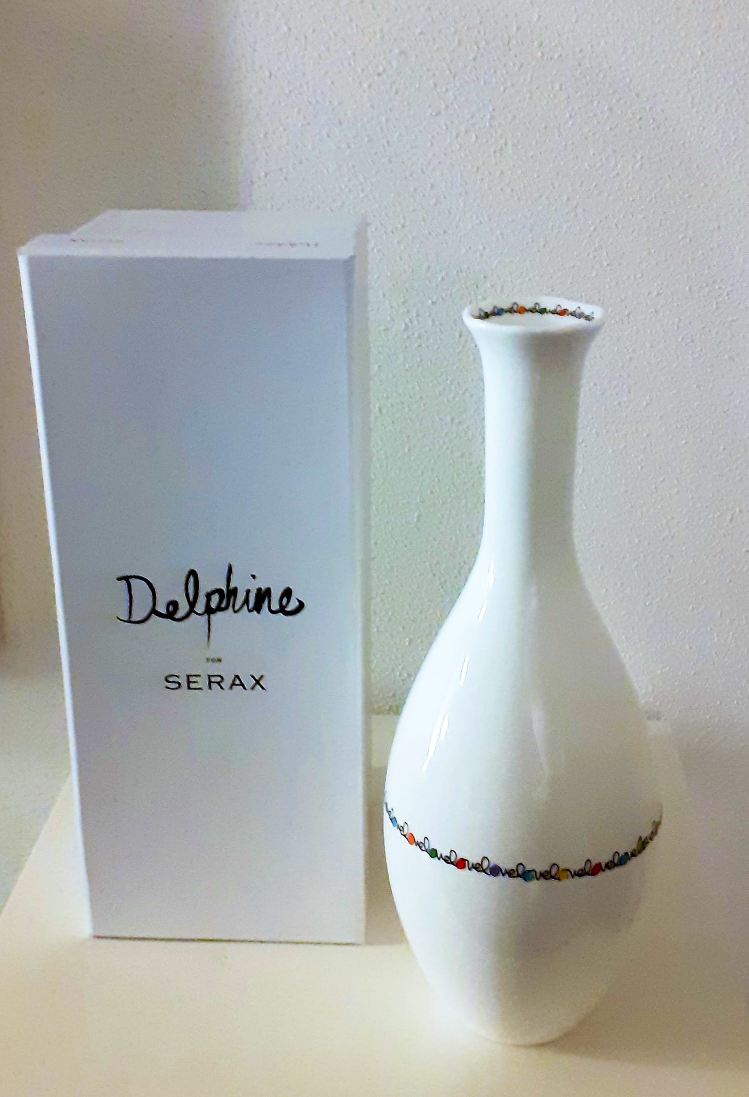 Delphine Boël - Vaas 'Love' incl certificaat en or. verpakking verkocht voor € 75!