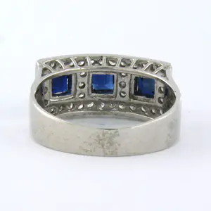 18k witgouden ring bezet met saffier en single cut geslepen diamanten tot.0.38ct kopen? Bied vanaf 500!