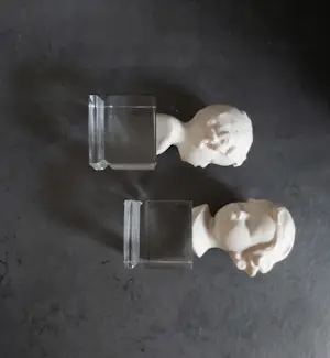 Niet of onleesbaar gesigneerd - 80's vintage figures on perspex base kopen? Bied vanaf 1!