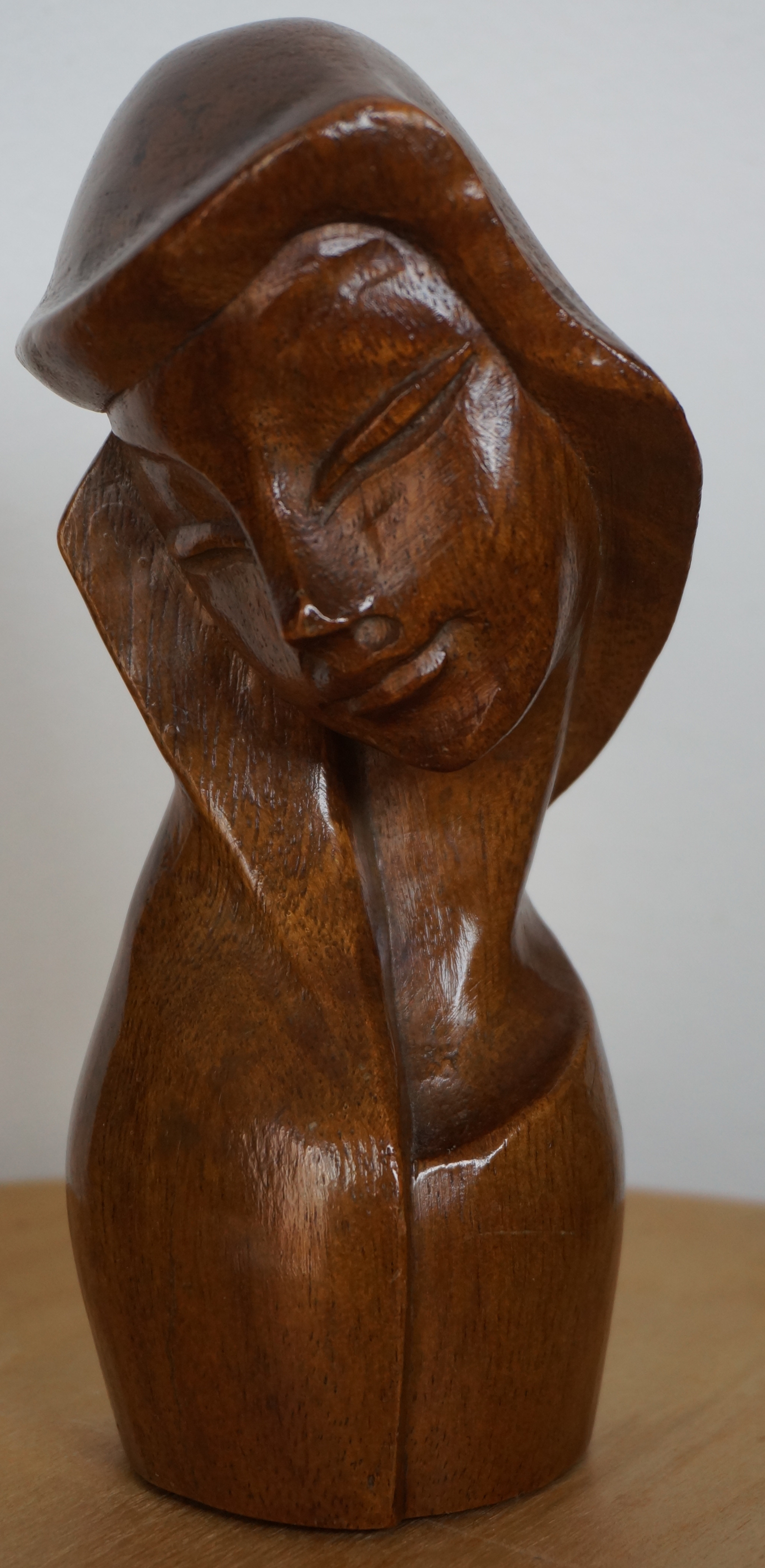 Niet of onleesbaar gesigneerd - Vrouwenkopje (Madonna?) kopen? Bied vanaf 1!