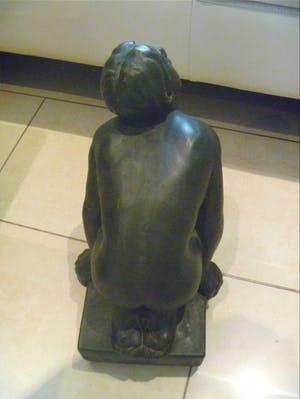 Curiosa - 3 sculpturen - twee torso's en een naakte man op zijn knieen kopen? Bied vanaf 50!