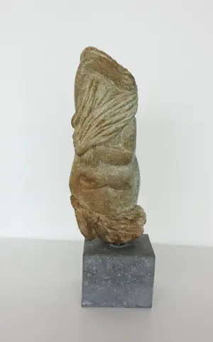 Monica van Dael - Sculptuur van natuursteen, Vrouwentorso kopen? Bied vanaf 400!