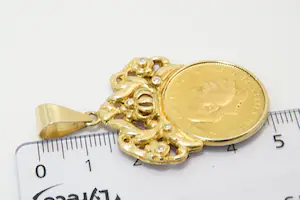 94 - 18Krt gouden montuur met diamant en Koning Willem 3 munt (1876) kopen? Bied vanaf 740!