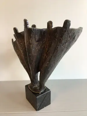 Bernadette Leijdekkers - Sculptuur “ Samen Sterk “. zeldzaam kopen? Bied vanaf 149!