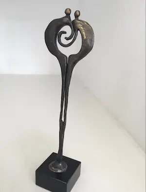 Corry Ammerlaan - Sculptuur “ Aandacht voor elkaar “. Gesigneerd kopen? Bied vanaf 1!