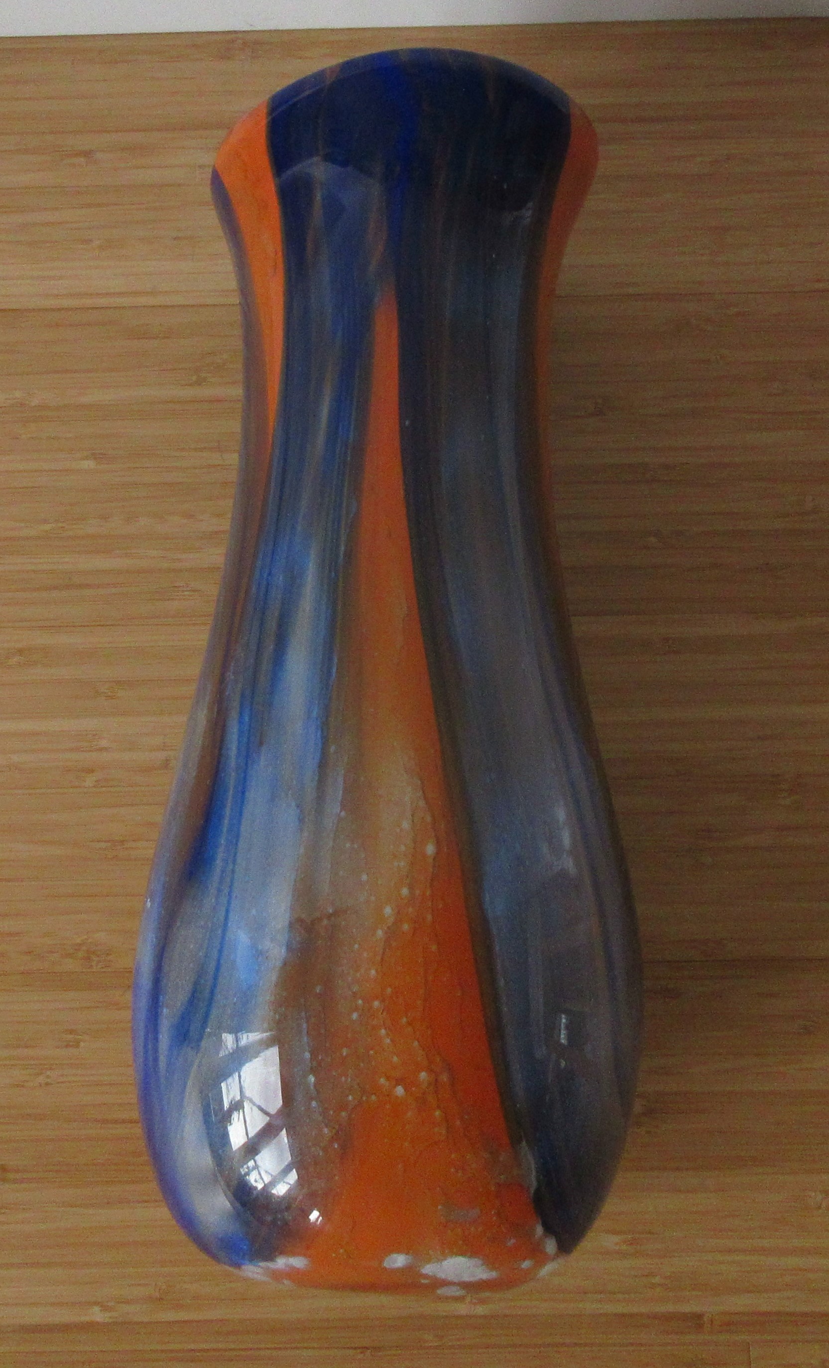 Niet of onleesbaar gesigneerd - Grote studio glazen vaas gesigneerd en gedateerd 2002 kopen? Bied vanaf 1!