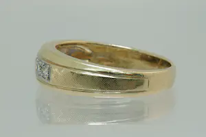 39 - Vintage 14krt geel-gouden rij- ring met 5 briljant gesl. (0.30ct) diamanten kopen? Bied vanaf 160!