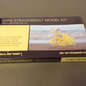Theo Jansen - mini strandbeest model kit (de originele!) verkocht voor € 40!