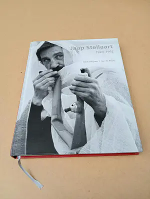 Jaap Stellaart - ''De Friese Kartograaf'' + monografie (boek) Jaap Stellaart (1920-1992) kopen? Bied vanaf 125!