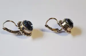 Zilveren nieuwe zilveren  Oorbellen met Klaphaak en diamant geslepen Saffieren kopen? Bied vanaf 95!