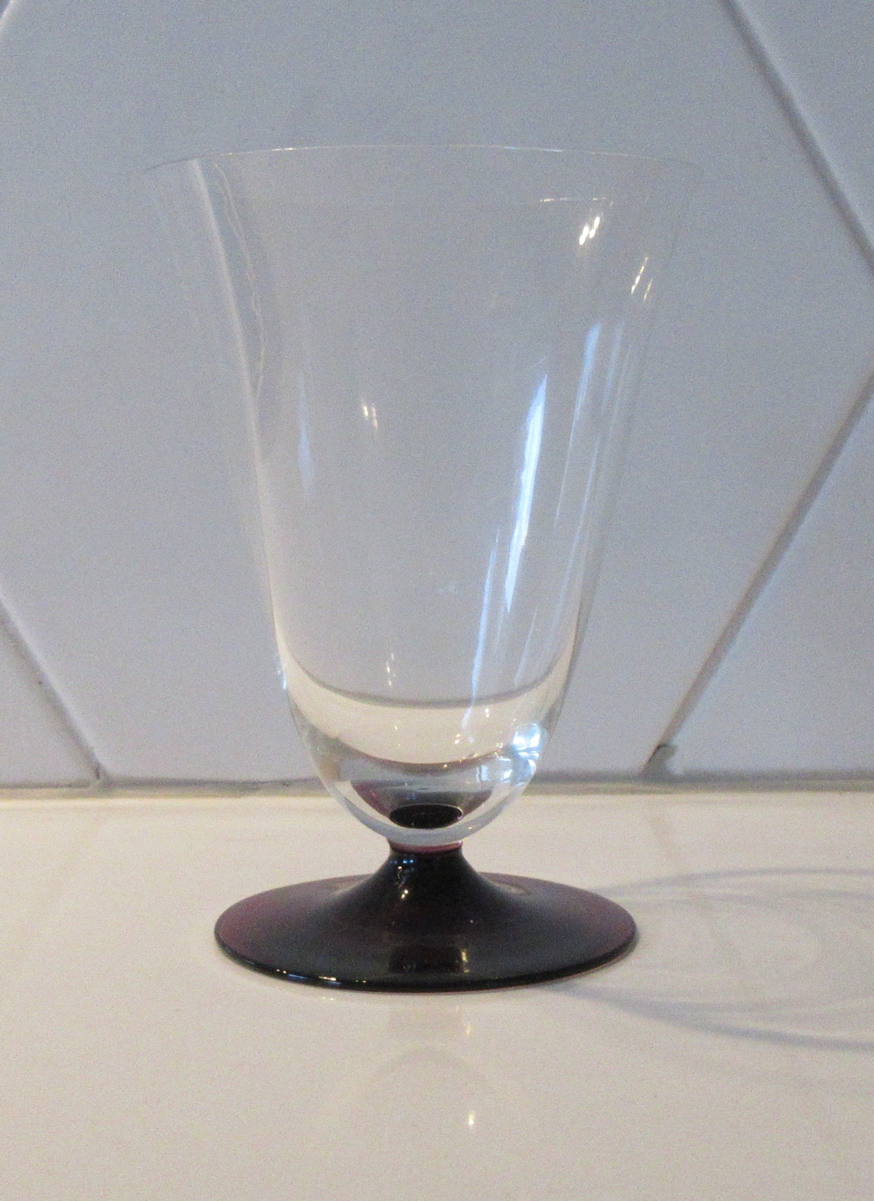 Willem Rozendaal - Acht bekers of kelken (klein model) servies Ajax met paarse voet kopen? Bied vanaf 25!