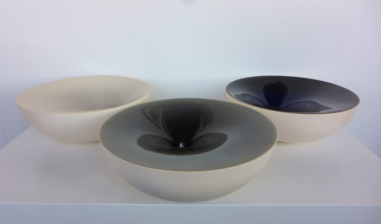 Olav Slingerland - Set van 3 grote puntkommen, Blauw, wit en grijs kopen? Bied vanaf 250!