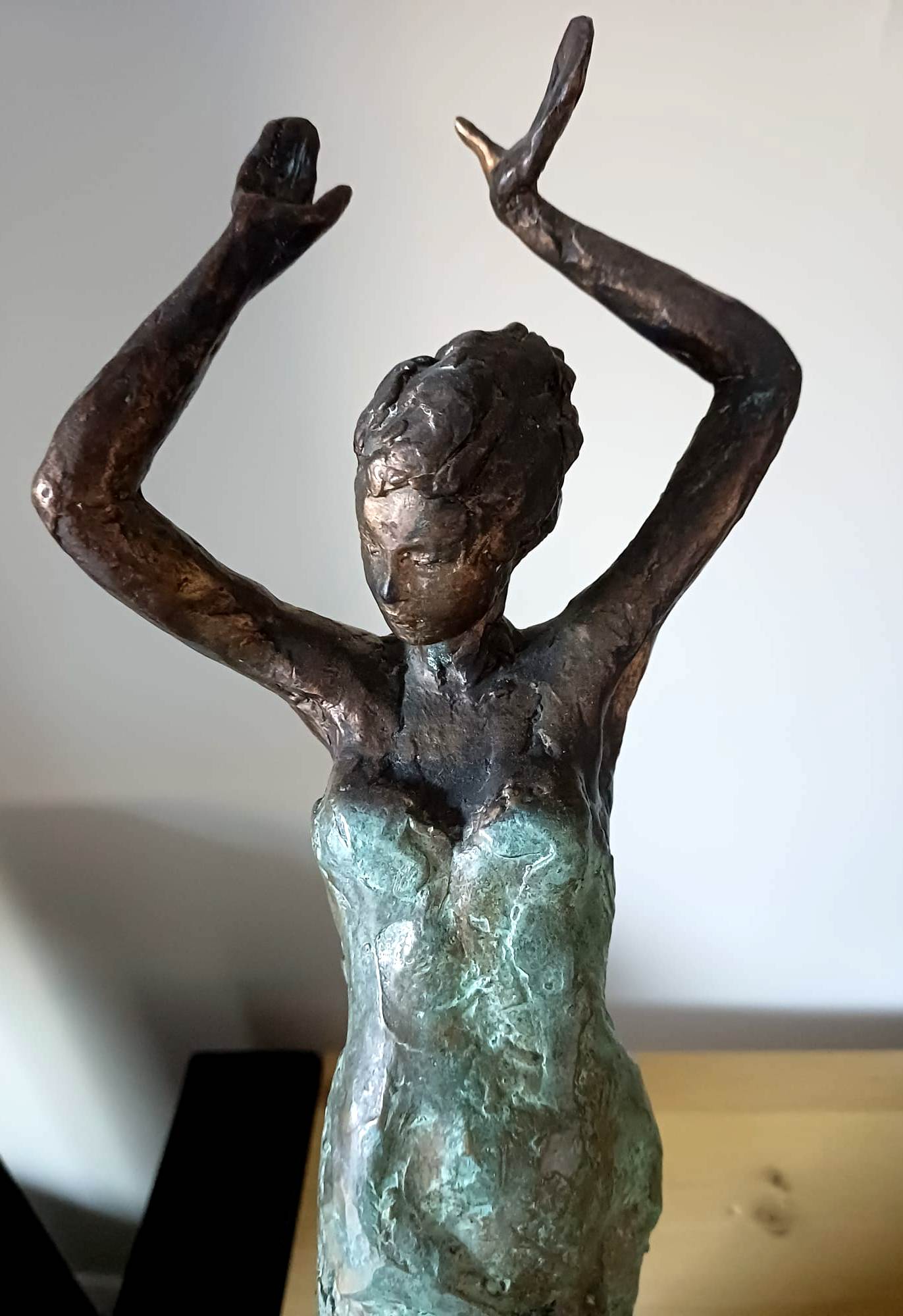 AcheterMarianne Houtkamp - Bronzen sculptuur: danseres? Enchérissez de 1250!