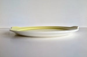 Firma Regout & Co - 2 Antieke Puddingvormen - Oud geel - met een Onderschotel - Gemerkt kopen? Bied vanaf 69!