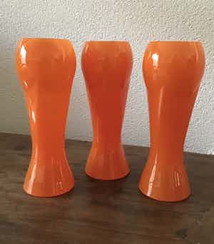 Niet of onleesbaar gesigneerd - 3 oranje vazen art deco verkocht voor € 1!