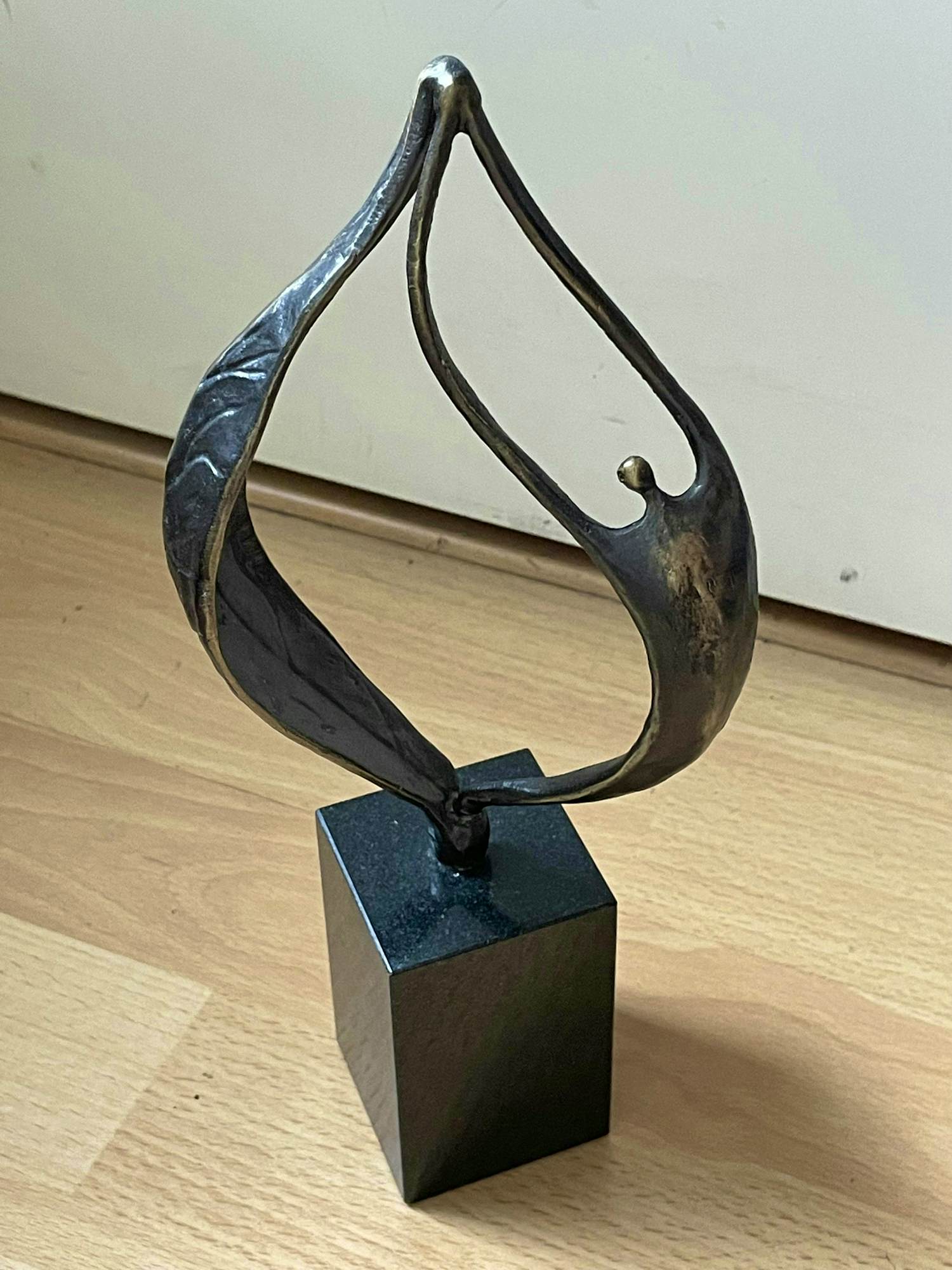 Corry Ammerlaan - Verbronsde Sculptuur Corry Ammerlaan “Een nieuw begin” kopen? Bied vanaf 65!