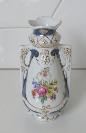 Royal Dux - Vintage Floraal porseleinen Amfoor vaasje kopen? Bied vanaf 10!