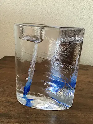 Kosta Boda - Zware kaarsenhouder gemerkt en museum glas slingervaas kopen? Bied vanaf 50!